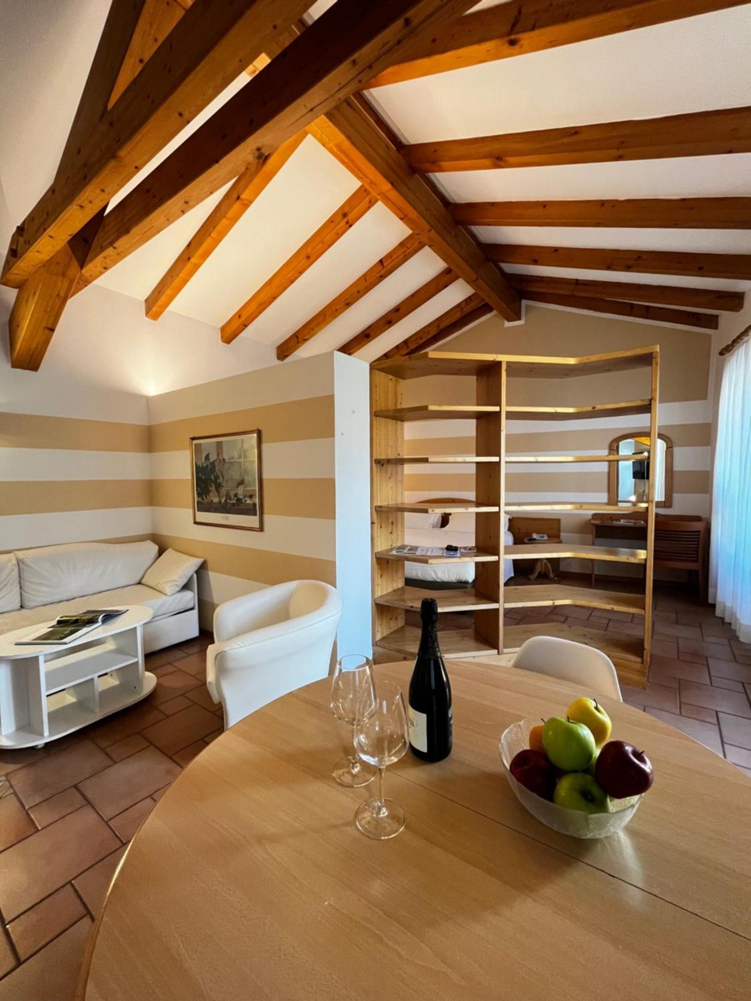 Manci Apartments By Hotel America Trento Exteriér fotografie